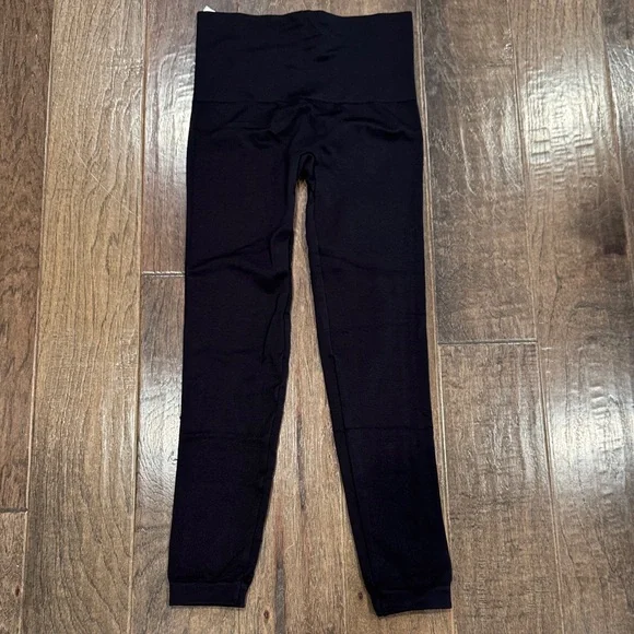 Black Leggings - Picture 1 of 2